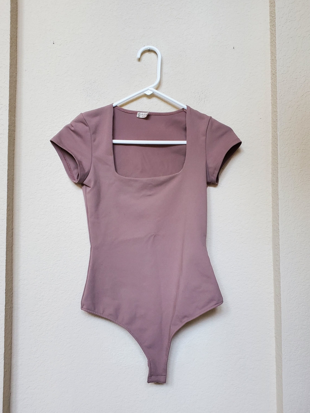 Free People Mauve Square Neck Short Sleeve Bodysuit. Size XS